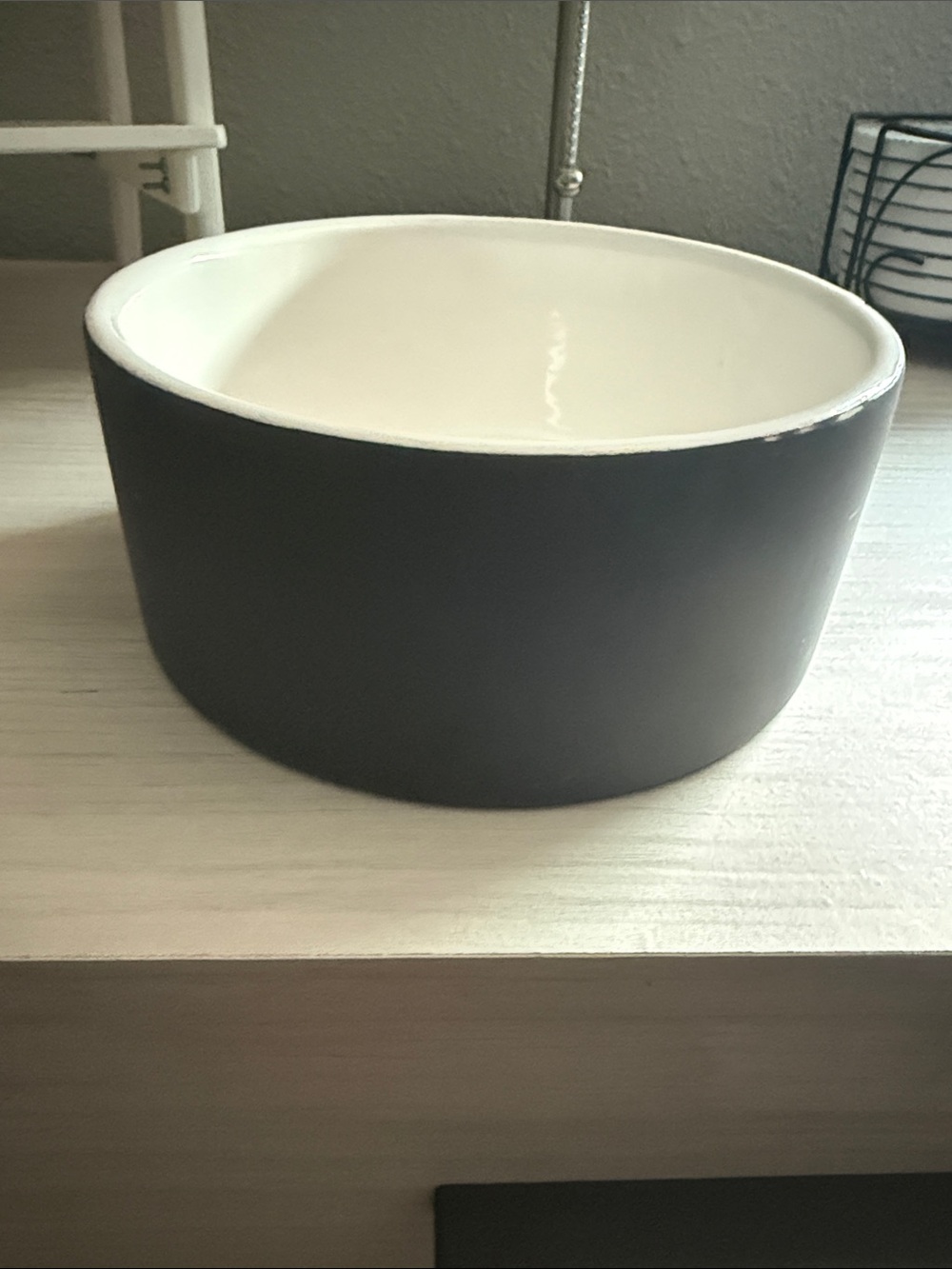 PAIKKA ® Medium Black Ceramic Dog Water Bowl